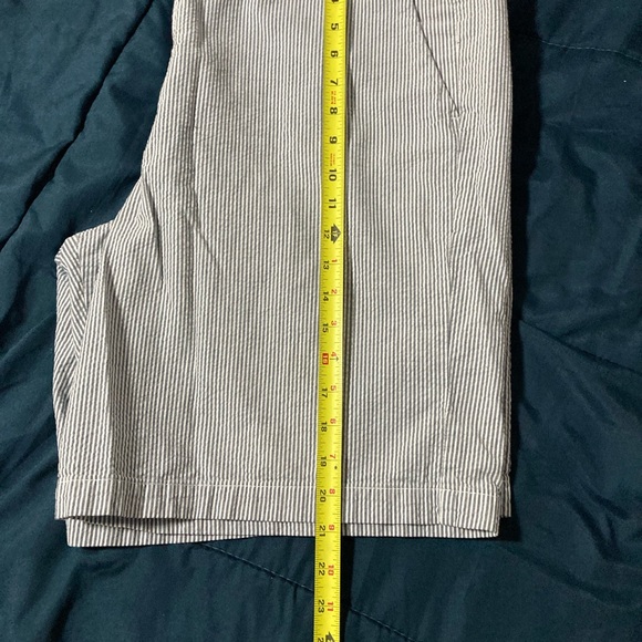 Izod Bermuda Shorts Blue & White Cotton Men's pockets Size 42. - Picture 11 of 11